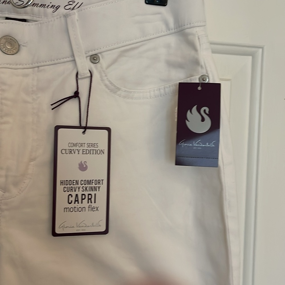 NWT Gloria Vanderbilt curvy skinny capri pants